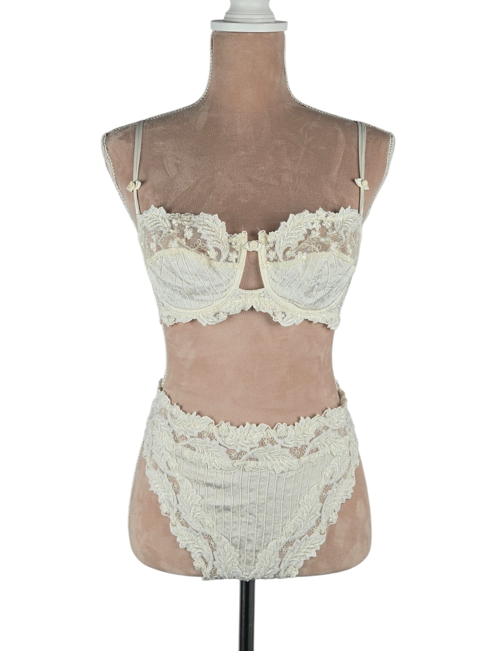 Vintage 90s Lise Charmel Ivory Cream Lace Bra & Panty Set 36C/L